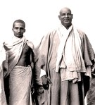 Krishnananda_and_Sivananda_1945